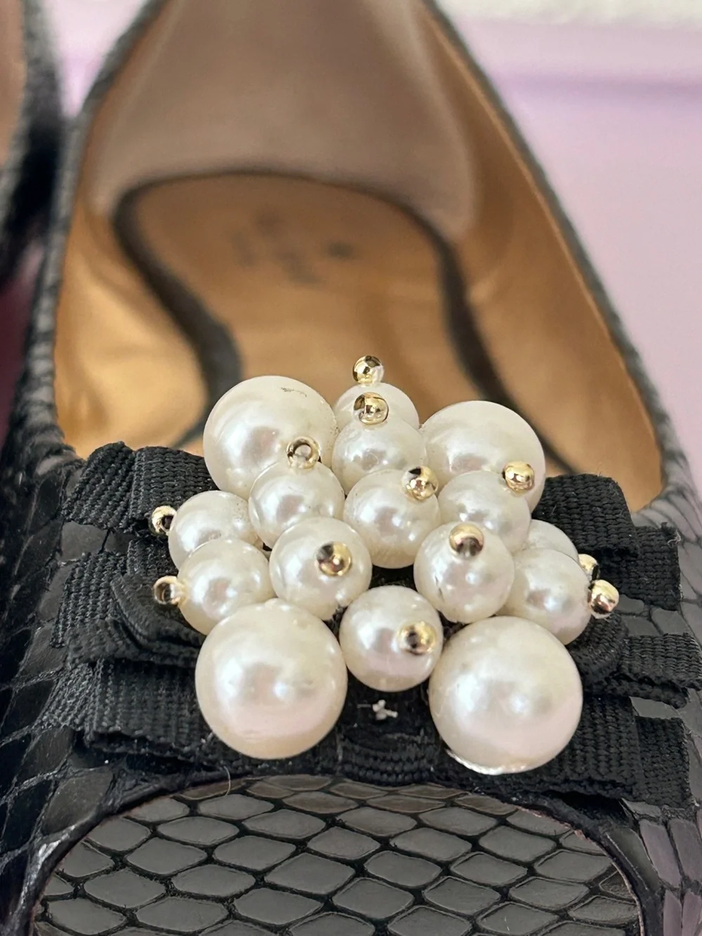 Kate Spade classy pearl cluster peep toe flat with textured soft leather 7.5